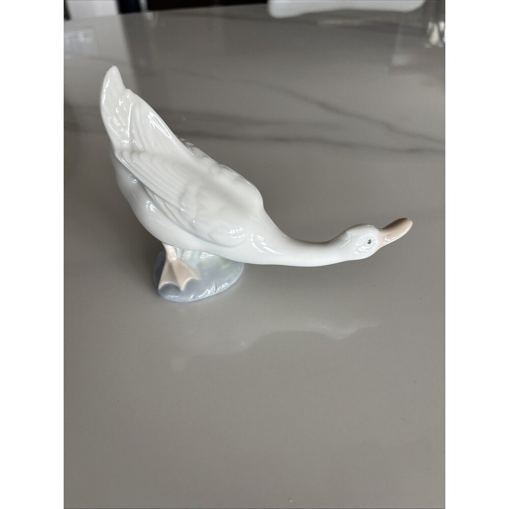 NAO by Lladro Porcelain Long Neck Goose